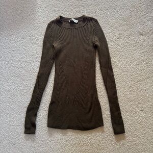 EUC Abercrombie fitted sweater